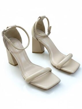 Classic Block Heel Ankle Strap Sandals in Cream